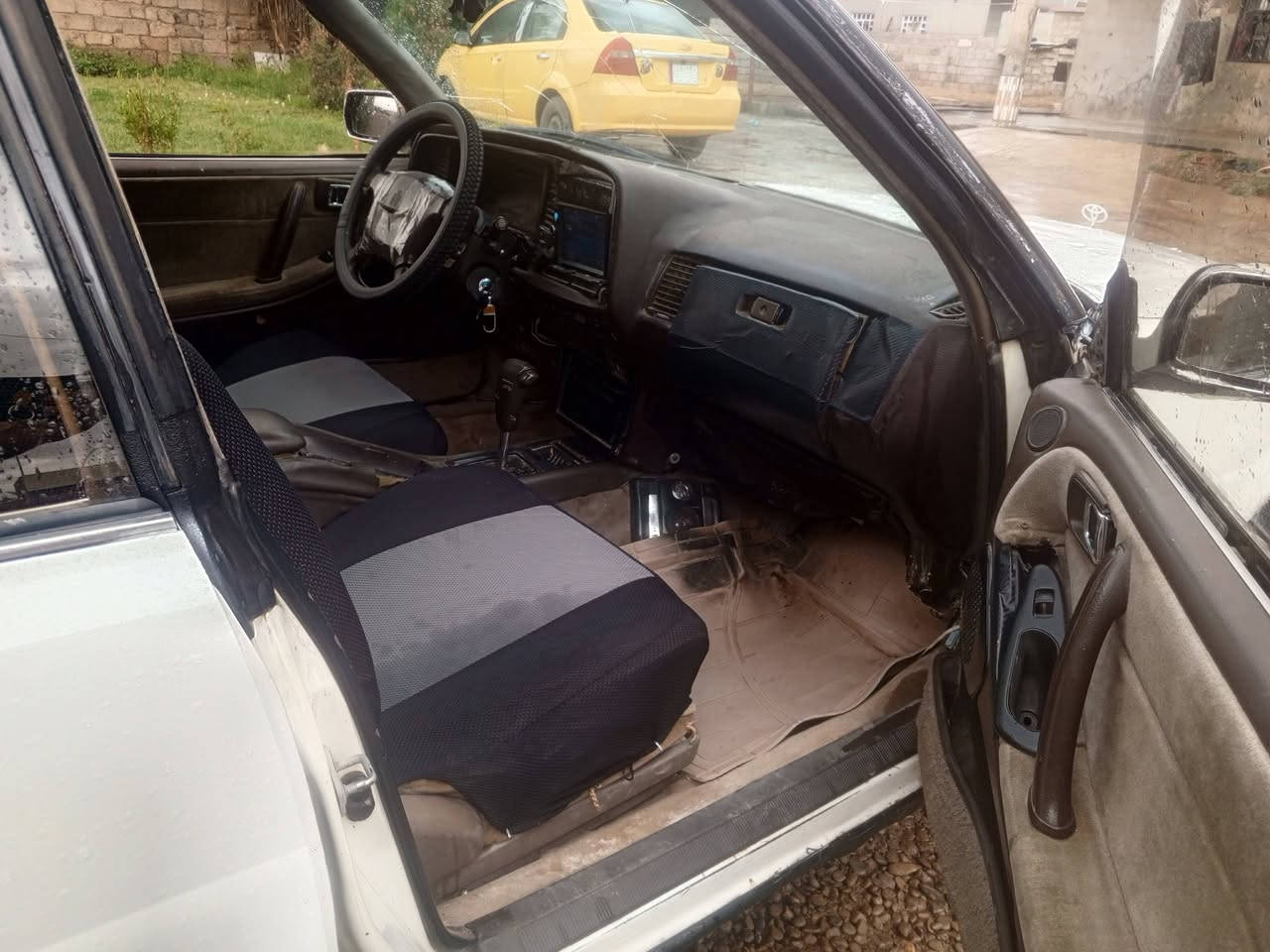 هارتوب موديل 91 فول أوتوماتيك رقم صلاح الدين مشروع وطني شرط التحويل سنويه لسنه   27 محرك كير بطه 2 ونص شرط  صدر نظيف داخل جديد كهربائيات شغاله السعر 35 وبيها مجال قليل ومراوس يرهم مكان السيارة الشرقاط// *********** // ***********
