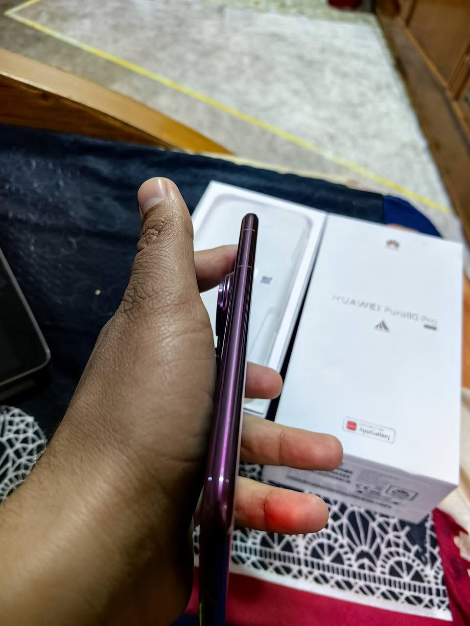 السلام عليكم عملاق هواوي...... (pura80pro).....
موصفاتة معروفة ذاكرتة 512.     لون مميز. نضافتة ١٠٠٪
ملحقاتة بعدهن ممستخدمات 
قبل يومين اشتريتة يرهم بيع ويرهم مراوس
ولي عندة بورى80الترا اراوس ويا ونطي فرق
مكاني نجف وشراي نتفق ع توصيل


**إذا كنت صاحب هذا الإعلان وتريد حذفه لأي سبب، رجاءا أرسل رسالة إلى الدعم الفني**