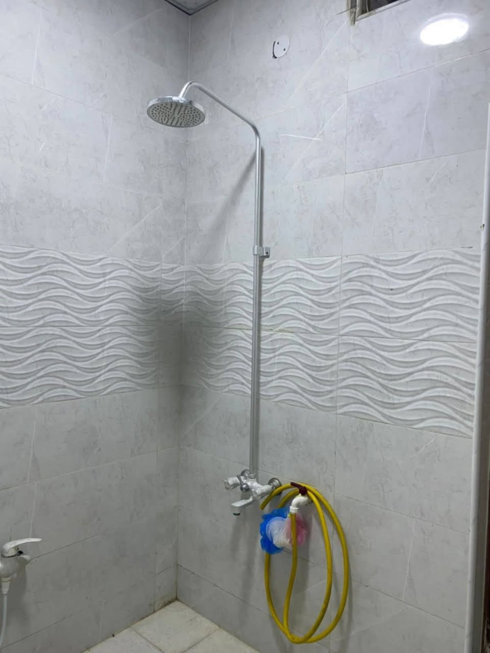 اكو بيت ١٠٠ متر ركن قبل مدرسة الجزيره الرابعه طابوك بناء حديث شغل درجه اولى كونكريت  سعره ٥٧ 
يرهم اقصاد تدفع ٢٥ مقدم ولباقي بشهر ٥٠٠   .لاستفسار ***********
