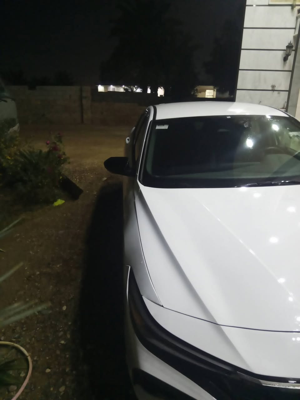 السلام عليكم للبيع الانترا وارد امريكي موديل 2025 ماشيه 14الف فول مواصفات عده الفتحه التواصل ***********
