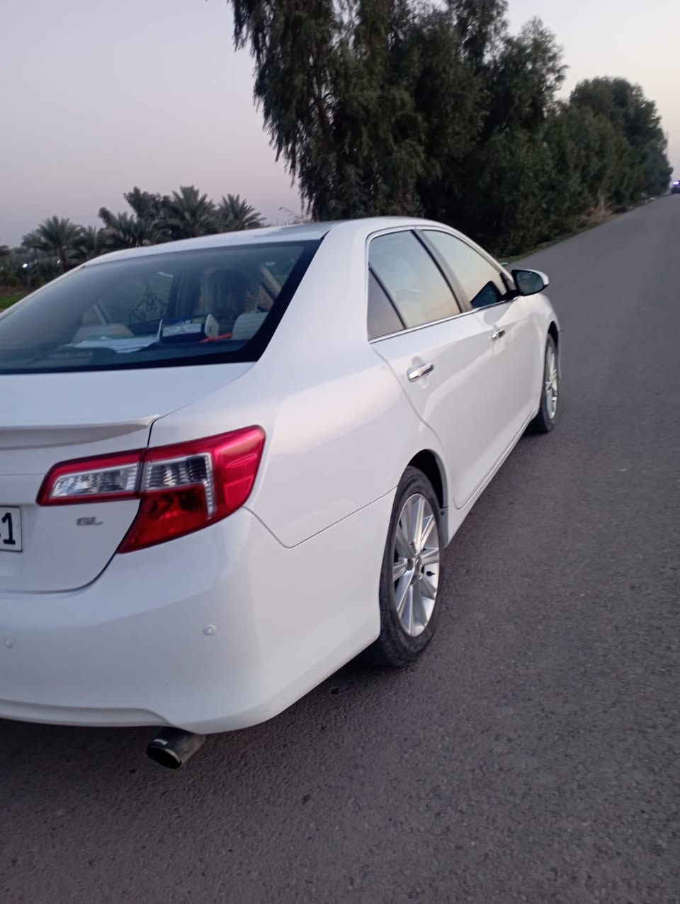 السلام عليكم للبيع كامري موديل 2013  نص فول ماشيه 134km السياره جديده بيهه باب مبدل اصلي بدون صبغ رقم جديد جاهزه مكينه كير كلهه بلادي شرط ممفتوح برغي صدر جديد مكان السياره بغداد 

للاستفسار ***********
