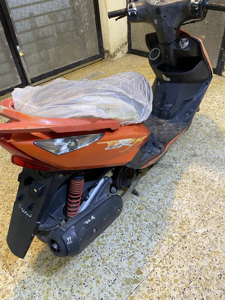 سلام عليكم ثعلب دراجه لون مميز مكفففووووله كفاله عامه مكينه ما مفتوحه تشغيله ربع نكره شلعه ومعدل مكان بغداد مدينه الصدر رقم *********** سعر 800 وبيه مجال
