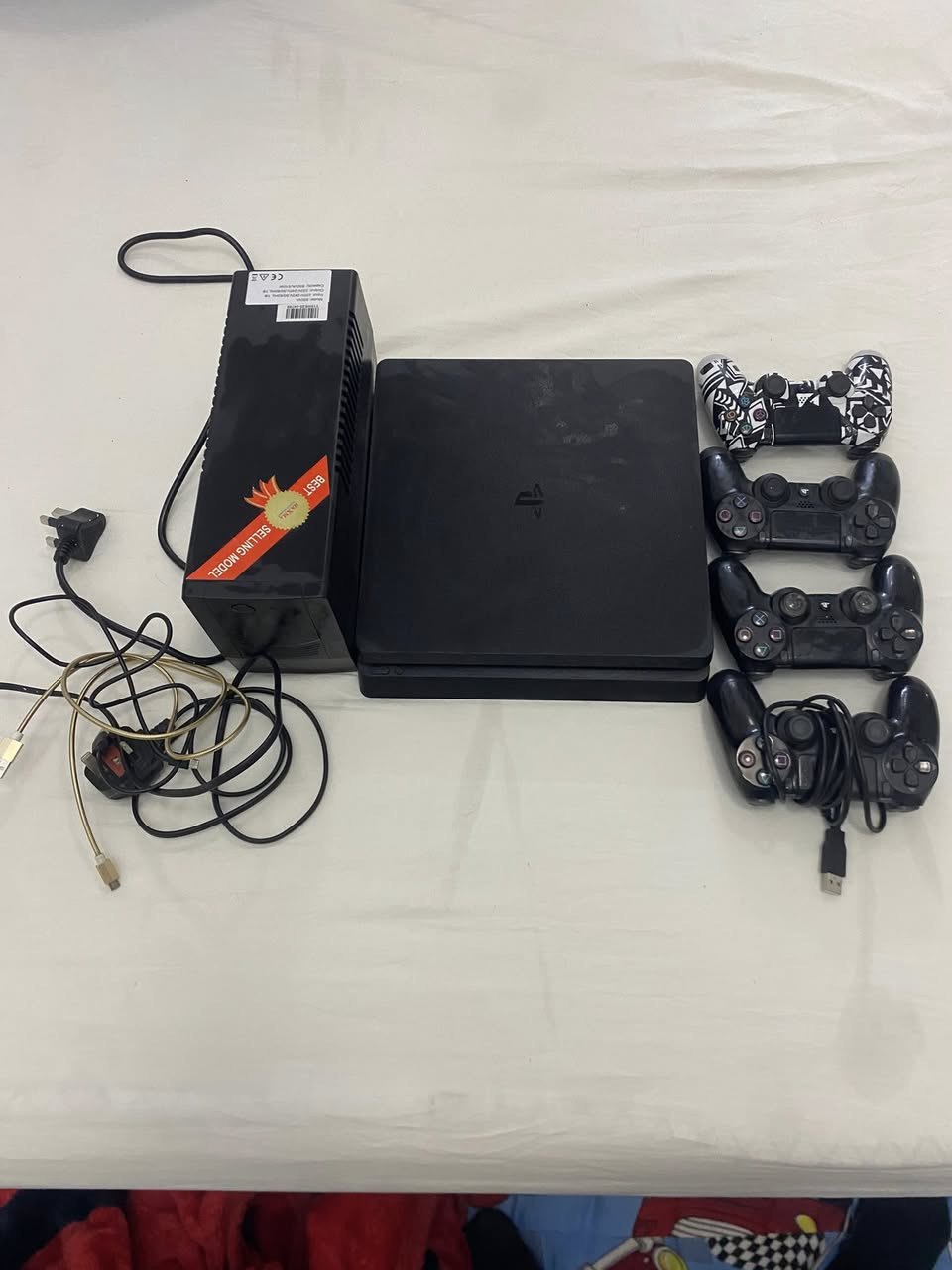 سلام عليكم جان ١٢ وحدث ١٣.٢ جهاز كامل مشكله بس مدخل القرص شغاله العدسه القرص لازم مره مرتين يله يدخل عدل ويشتغل  ٢٢٥وبيه مجال بسيط حك الجيه


**إذا كنت صاحب هذا الإعلان وتريد حذفه لأي سبب، رجاءا أرسل رسالة إلى الدعم الفني**