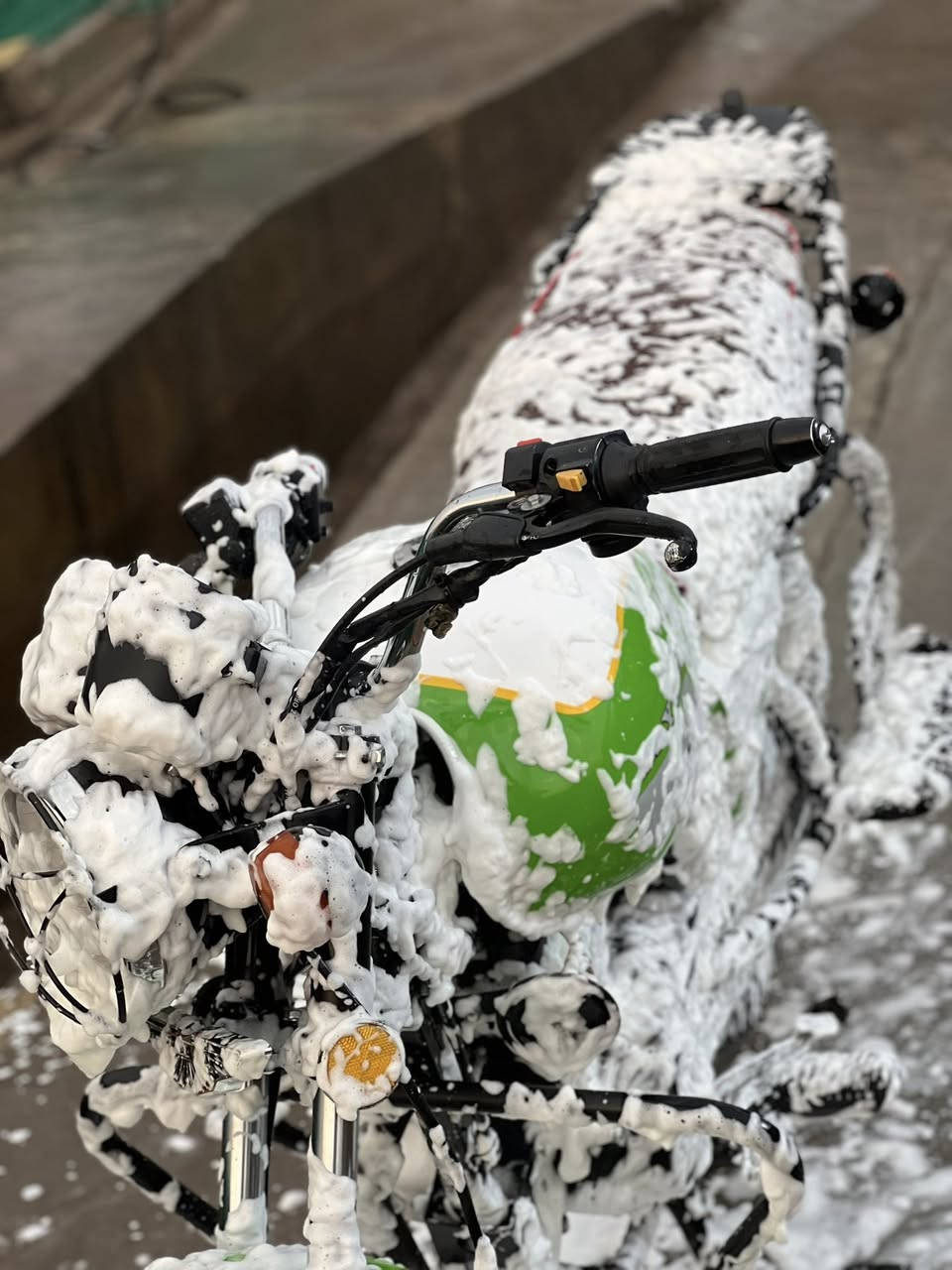 دايوان ٢٣ اوراق سحب شرط نضافه كفاله عامه من كلشي بس بيها ضربه بسيطه بل تانكي فقط سعر ١٢٥٠ مكاني غالبيه رقم ***********
