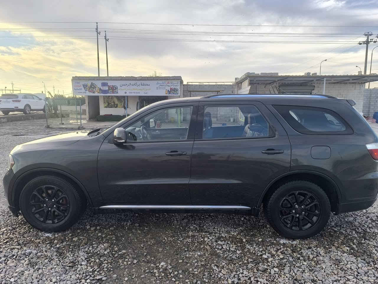 دورنگو /11 بغداد رقم دولي  هزة جديدة بصمة .تشغيل عن بعد .كشنات خزن مومري  .مقاعد  خلفية كهرباء قلاب. كامرة حساسات. شاشة تدفئة كشنات اشاير بل مري.كشنات كهرباء .باب خلفي كهرباء شفط.تحكمات ستيرن.منظومة غاز (80 ) حلقي خارجي مكان السبير.منظومة لايت زنون عالي ناصي ممتازة.محرك جيد گير حدادية طخم تاير.كشنات جلد .جاملغ امامي ايمن فقط..صبغ حزام اثر جراد بدون تكم وقمارة وبنيد مكاني بصره سعره137 ***********
