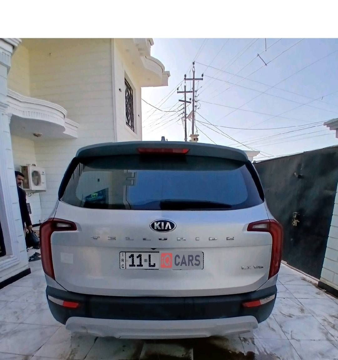 للبيع كيا تلورايد 2020 LX السياره خليجي ام الضمان الدولي رقم بغداد الجديد السياره نص فول
1- كروز سرعة
2- كاشف ضباب 
3 -كامره خلفيه 
4-حساسات خلفيه 
5- سستم ايرباك 
6- شاشه اندرويد اوتو وابل كار بلي 
7- 4 وضعيات قياده 1-سبورت 2-يكو 3 نورمل 4 اوفرود 
8- ويل حجم 20
9-تبريد 3 قطع 
10-التحكم في الصوت 
11-شاشه اعطال 
12-مري كهرباء قلابه 
وبعد بيه هواي مواصفات السونلر موجود السياره كفاله عامه من عده خسفه بسيطه بالبونيد وباقيه على وضعه اليساره خير من الله ممشه السياره 80 كم العنوان ذي قار الشطره الستفسار التصال على الرقم او مراسله على الواتساب *********** والسعر 285 وبي مجال بسيط
