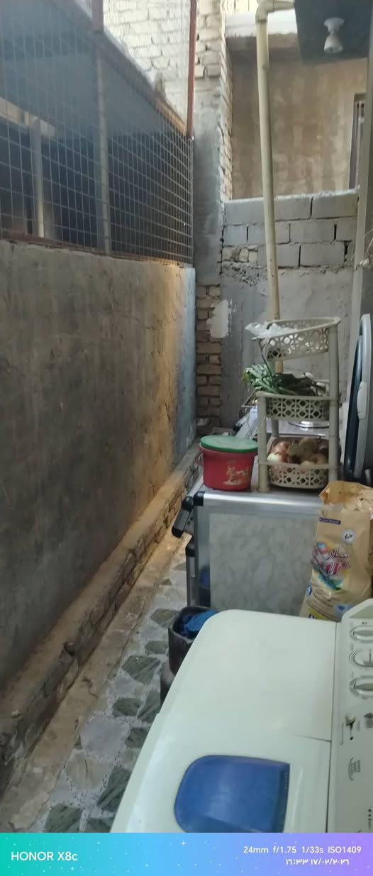 السلام عليكم دار للبيع مساحه 100 شارع الكبان مقابيل شارع الصيدليه استقبال ومطبخ   غرفه نوم صحيات غربيه صحيات خارجيه مطبخ حار مطبخ بارد الاستفسار ***********
