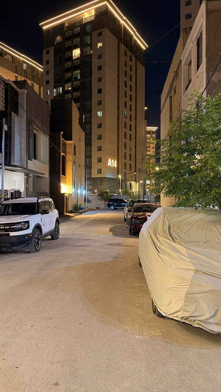 مشتمل للبيع قيد الإنشاء، تسليم مفتاح في حي الجهاد، مجاور لمجمع النسيم، قريب من الشارع العام. 🏗️✨ يحتوي على أربع غرف نوم وصحية، أرضية مرمر، شغل ممتازة، درجة أولى، تصاميم ممتازة. 🏠🔑 للاستفسار: *********** واتساب
