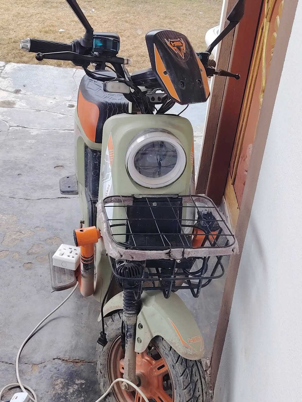 السلام عليكم موطور شحن للبيع HIS
(H900)
السعر ب350 وبي مجال 
العنوان: الخضرانيه مقابيل السايلوو
***********
