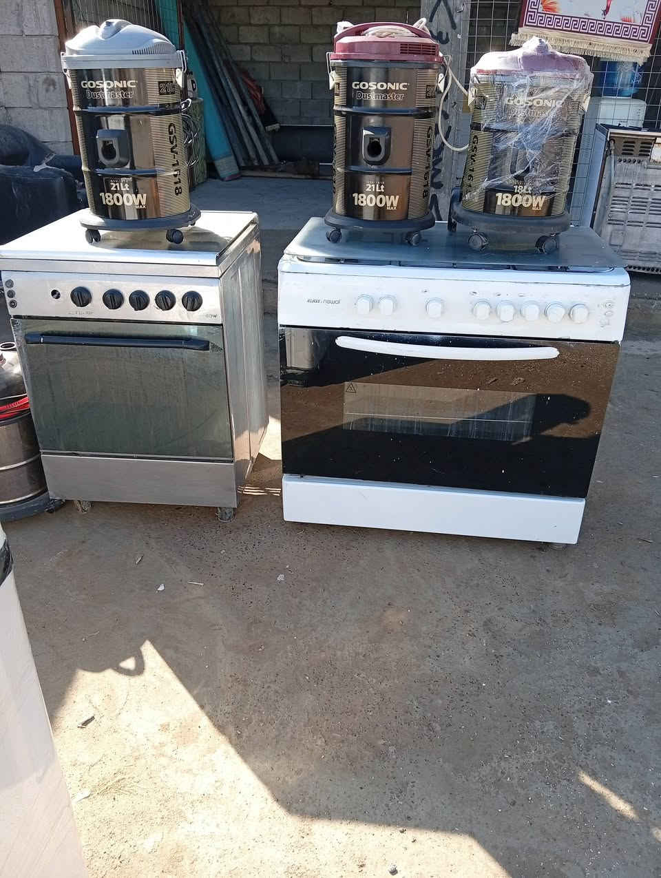 طباخات للبيع . و مكانس كهربائيه شرط لتشغيل . غسالات + مدات طول المده 3 أمتار السعر 10 .. المكان قريه الجرف   . ***********   ***********
