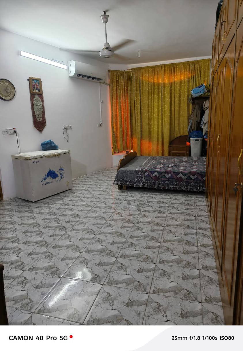 السلام عليكم ورحمه الله وبركاته
بيت في منطقة البلديات خلف مسبح حيفا مقابل المشتل شارع المدارس 
مساحة البيت 88 متر الواجهة 7متر
يحتوي على حمام خارجي 
مدخلين الطابق الأول إستقبال 4×4
صالة كبيرة 
منور 3 متر +حمام داخلي 
الطابق الثاني يحتوي عل نضام سويت 
غرفة نوم كبيرة 
وغرفة نوم 4×4 سويت 
الطابق الثالث 
غرفة نوم 1

طابو زراعي سند 25
الاستفسار الاتصال على الرقم 
***********
