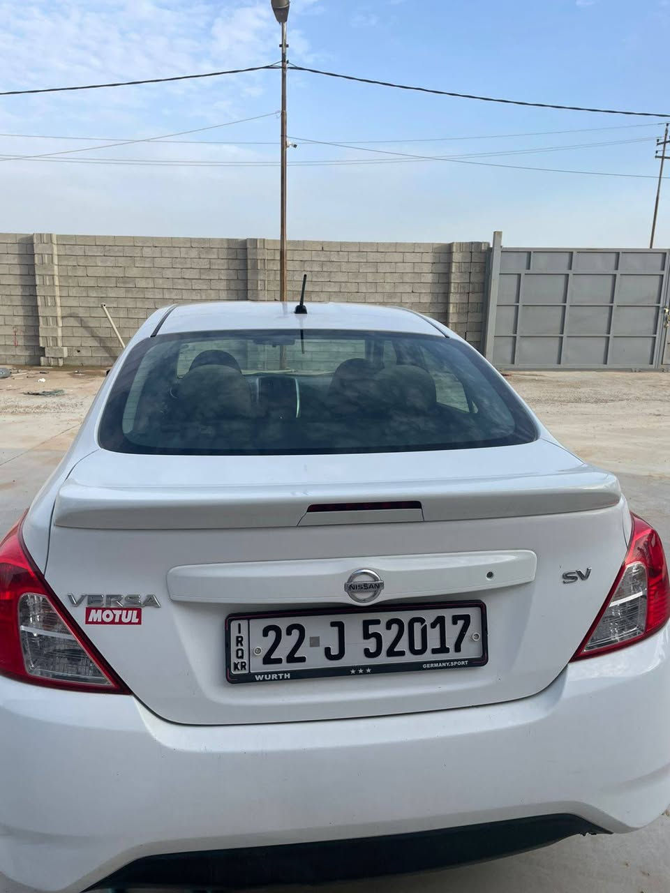 نيسان فيرسا 2018 ماشية ١٢٠ الف
سعرها ٩٥ وبي مجال
صورة فحص موجود
بدون ايرباك 
*********** كركوك, العراق
