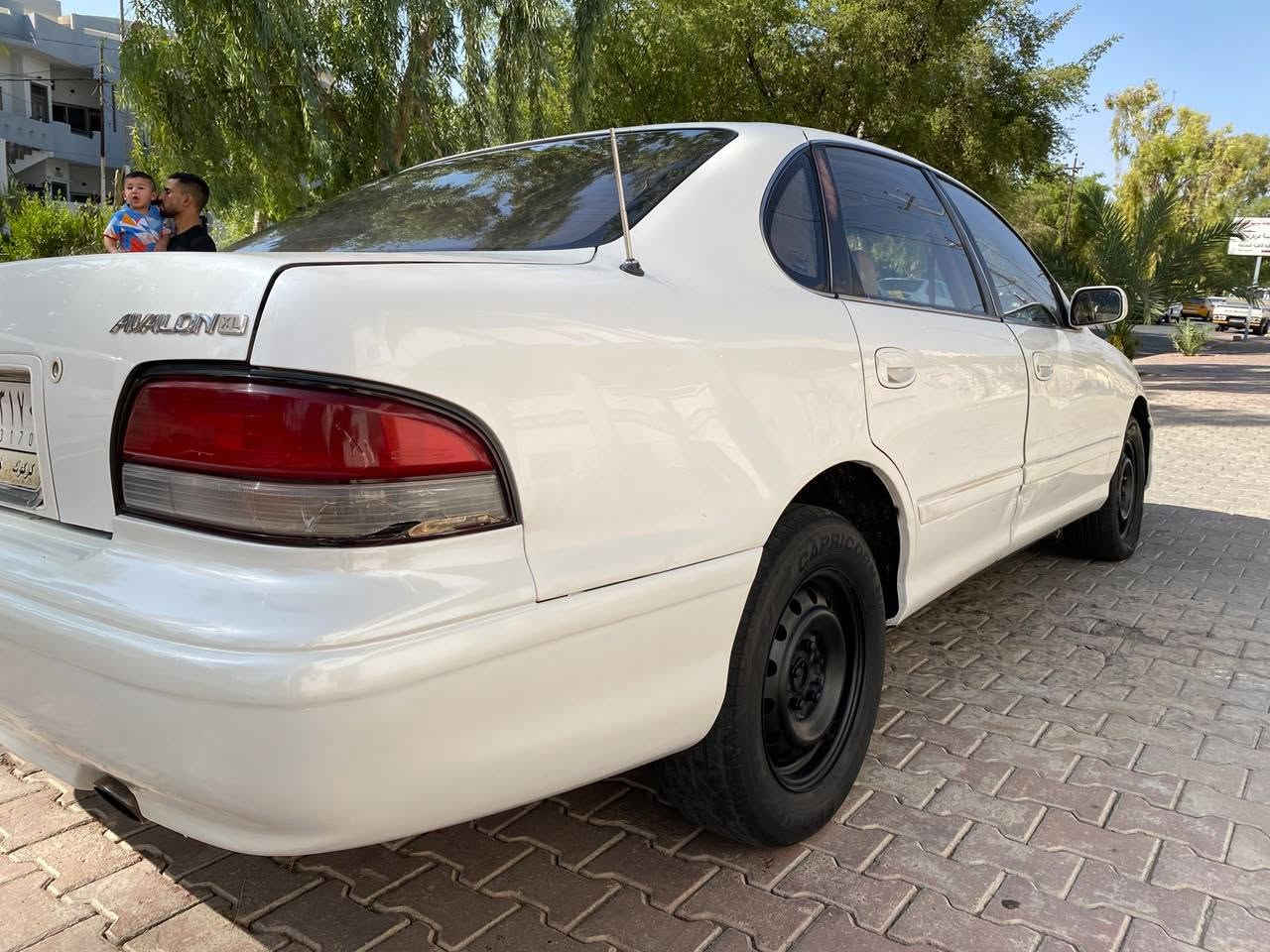 سلام عليكم
سياره افلون 
موديل 1995
بلاد مامحور 
دعاميات مصلحه
والسياره مابيه صبغ لونه بلادي 
وكلشي بيه شغال كهربائيات تبريد شغال 
***********
