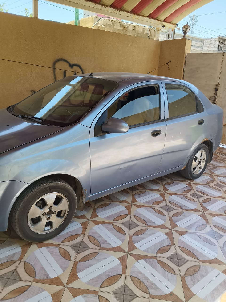 افيو مديل ٢٠٠٦ وارد امريكي سنويته ل٢٧ سياره جاهزه من كلشي تبريد حداده كهربائيات تخم تاير بعض الخياسات البسيطه 
داخله يخبل سعر ٤٥ بيهه مجال *********** العنوان البصره ابو الخصيب
