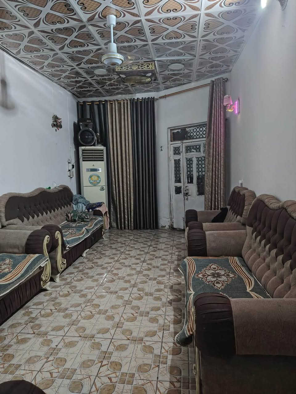 السلام عليكم بيت مساحه  150 طابو رزاعي سعره 60وبي مجال  العنوان حله ابو خستاوي قرب دائره المرور بسيط للاستفسار الاتصال على الرقم ***********
