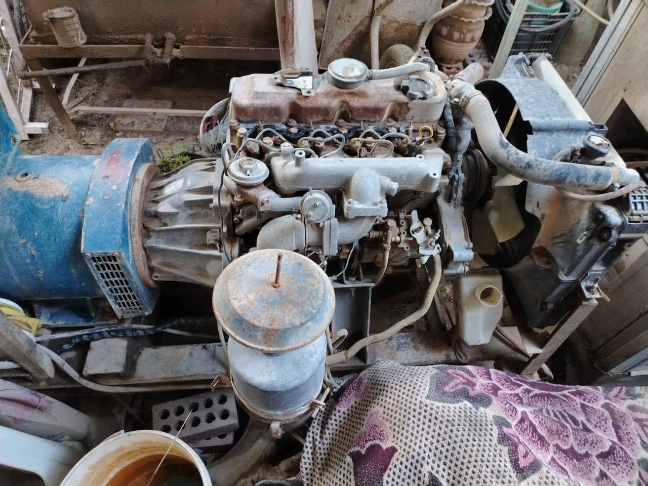 ⚡🔥 للبيع مولدة ديزل أصلية 🔥⚡
🛠️ الموديل: قديم.
⛽ تعمل على وقود الكاز (الديزل).
⚡ الإنتاج: تعطي 80 أمبير بكل راحة وثبات.
✅ الحالة: استعمال قليل جداً.
📦 لا تزال بترابها الأصلي.
🏠 مناسبة للمنازل والمحلات والورش وتشغيل أغلب الأجهزة الكهربائية.
💰 السعر: يُذكر عند التواصل.
📞 للاستفسار والمعاينة: ***********
🌹 بالتوفيق للجميع.
