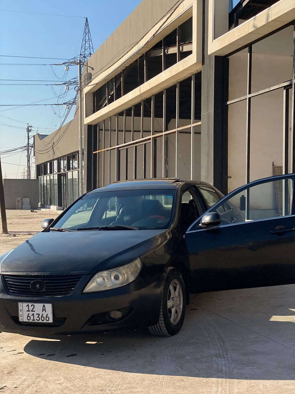 السلام عليكم 
سياره BYD F6 
موديل 2012 
لون اسود
محرك 16v
كير عادي
محرك وكير كورلا بلادي 
فول مواصفات 
 السياره كلين مابيها لا ضرر ولا صبغ مجرد ملاحضات بسيطه وشويه مجولحه ويروح بل بولش
السياره باسمي وسنويه جديده  وارقام جدد مسطره شرط التحويل 
(***********) للتواصل وبي واتساب
