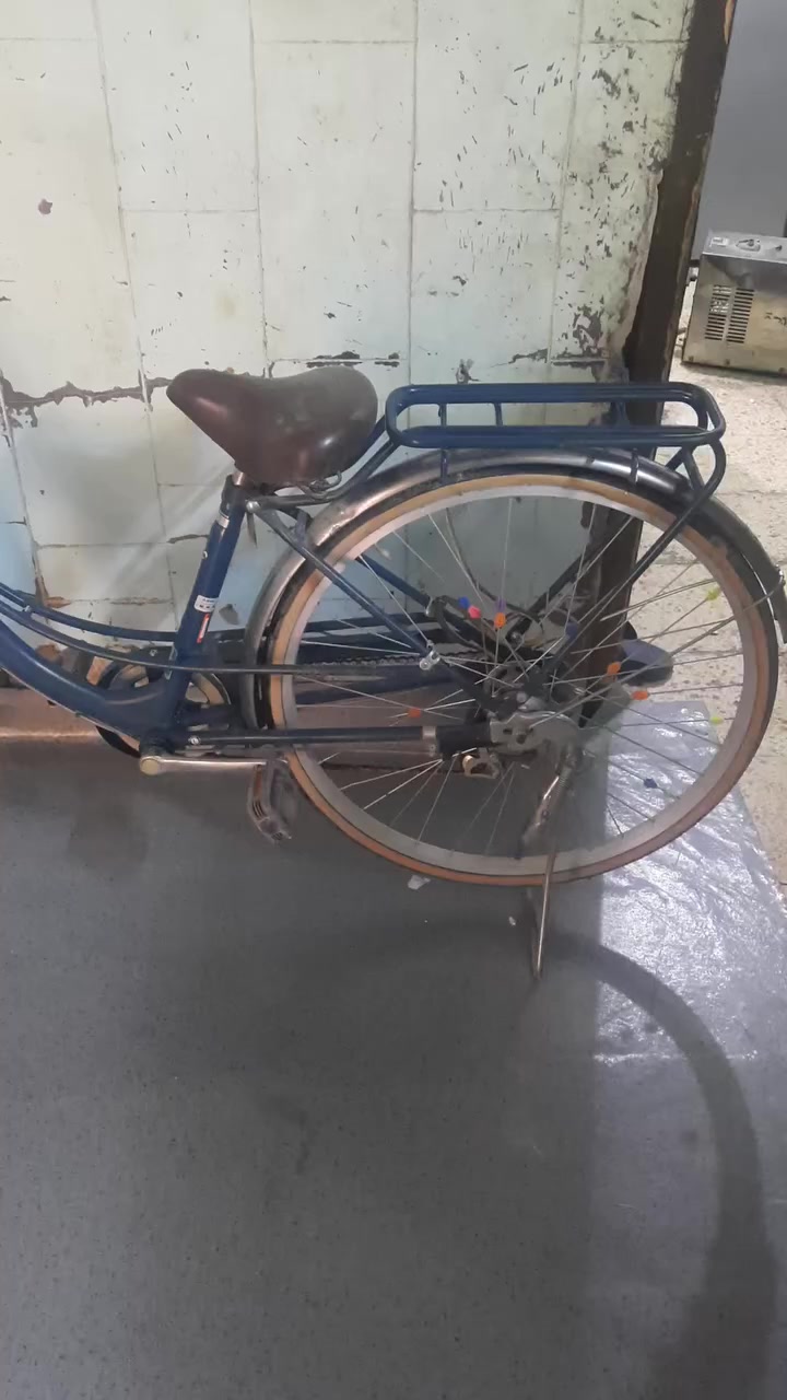 السلام عليكم باسكل لبيع جديد وعوزة لو جوب لو تاير لخلفي ***********
