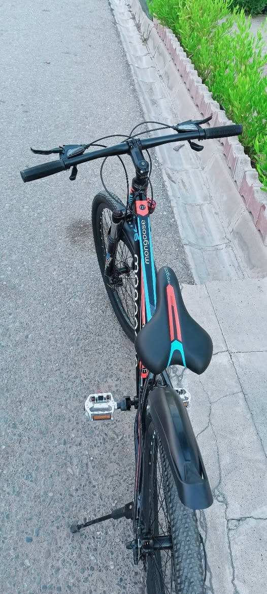 للبيع بايسكل ماركة (Mongoose) المعروفة
حجم 27.5

نظيف جداً (المنيوم)

سستم (Shimano)

كلشي ع بلاد من شركة استخدام اقل شهر 

السعر (160)


**إذا كنت صاحب هذا الإعلان وتريد حذفه لأي سبب، رجاءا أرسل رسالة إلى الدعم الفني**