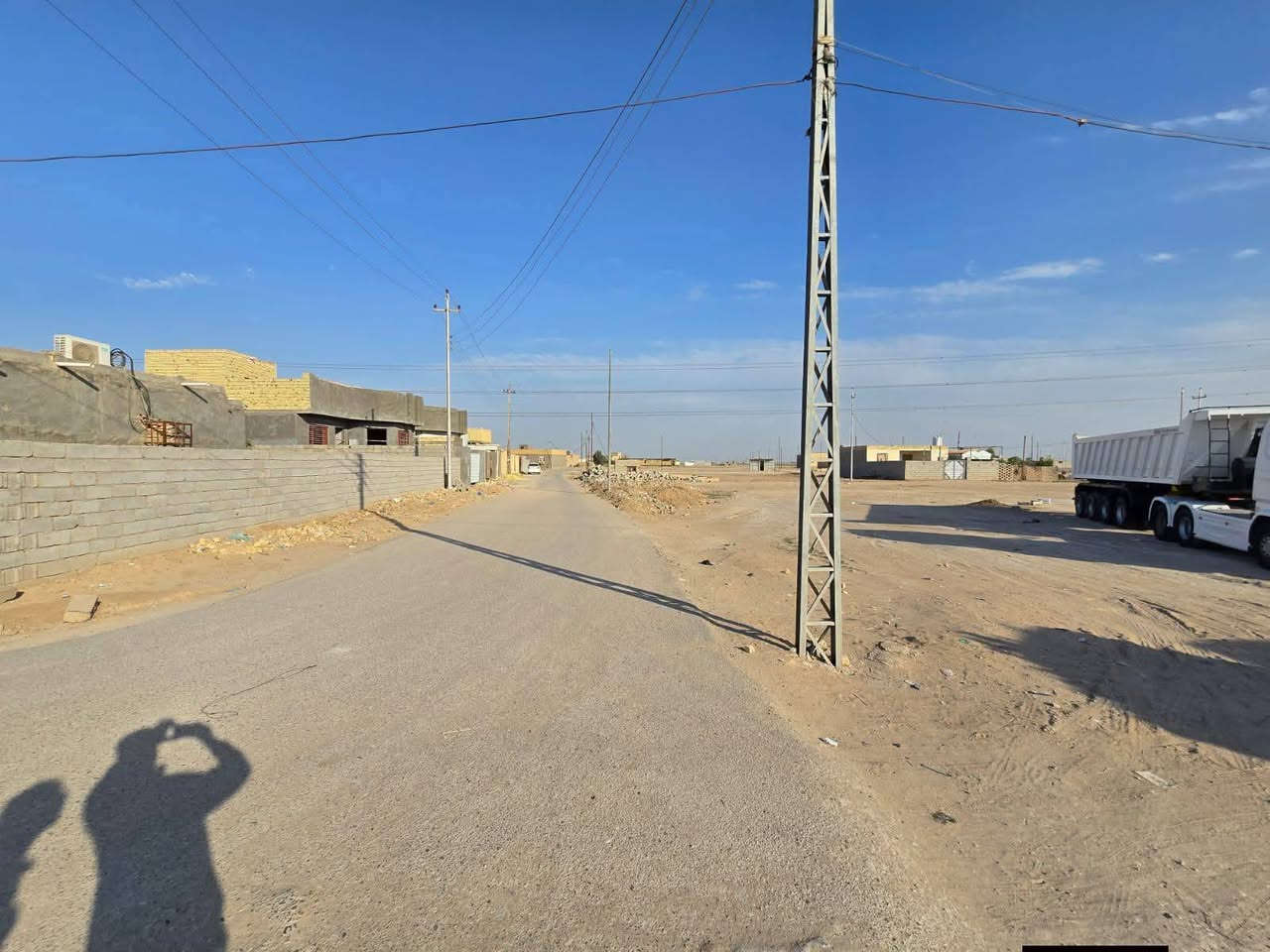 سار للرسلام عليكم ورحمه الله   توجد الدينا قطع اراضي للبيع اسعار مناسبه جدا 200متر300متر400متر600متر1000متر مع دوانم وبيوت هياكل وبيوت جاهزه السكن مع كافه الخدمات كهرباء وماء وشوارع 15متر و10متر سبيس ومدرسه حديثه بنص المنطقه ومولد انبيريه يبعدن عن شارع العام 400 متر لهن شارع تبليط العنوان منطقه الخميسات قرب العلامات المروريه على يدك اليمنه شارع تبليط وتنزل بي مشموله بتطويب الاستفسار اتصل على الارقام التالي واحنه أهل الكاع الرسمين ومكتبنه بالأرض جوه الانتصال
***********
***********
