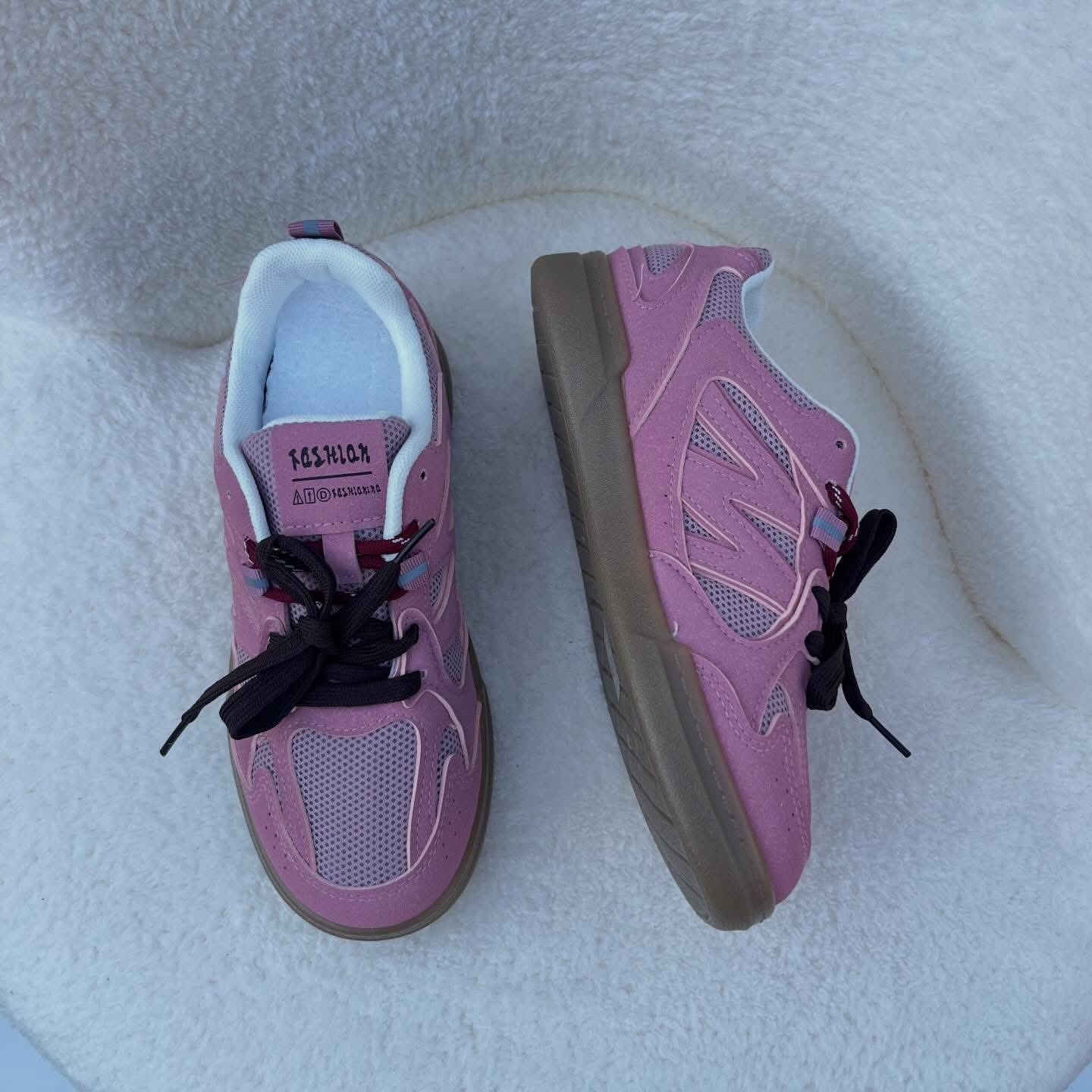 � حذاء سبورت نسائي بتصميم مميز وأنيق ✨

✅ القياسات: 36 – 41
🚚 التوصيل إلى جميع محافظات العراق
💸 السعر: 15,000 فقط

📍 التوصيل داخل بغداد: 2,000 دينار فقط
#حذاء #نسائي


**إذا كنت صاحب هذا الإعلان وتريد حذفه لأي سبب، رجاءا أرسل رسالة إلى الدعم الفني**