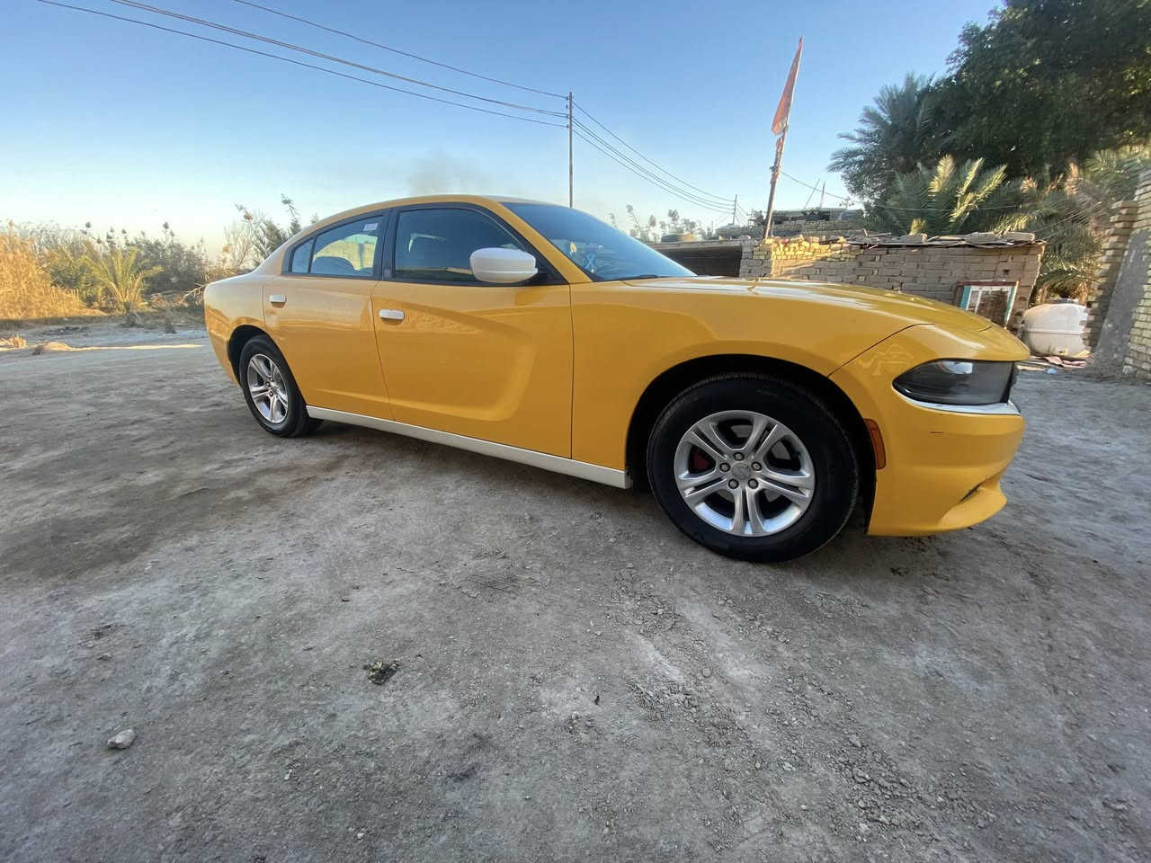 سلام عليكم دوج جارجر للبيع موديل 16 معلايه 17 سياره جديده مكينه كير حداديه طخم تاير سياره جاهزه 
خطها ناصريه بغداد رقم جديد السعر 175 وبيه مجال 
***********
