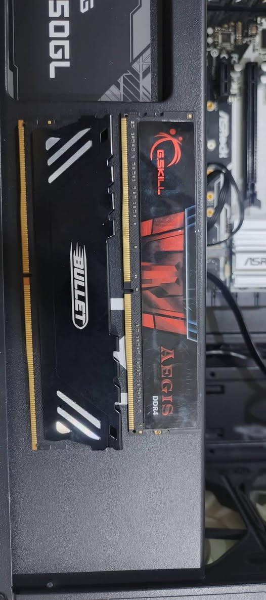 سلام عليكم
قطع حاسبة لبيع
معالج r5 3600 Box ب 100 الف 
بورد Asrock X370 pro 4 ب 100 الف
رامات 2*8  ب 85 الف
مكاني  بغداد دورة حي دجله يوجد توصيل داخل بغداد فقط ***********
