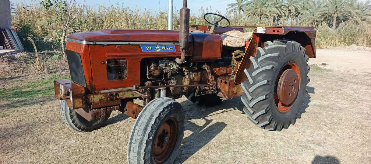 السلام عليكم للبيع مكينه عنتر موديل88مكينه بلاد وضع شركه تخم تاير جديد توني شاده محرك كير اكسن هودرليك مكفول كشر بلاد وضع شركه مكان بابل جبله قرب الخط السريع***********
