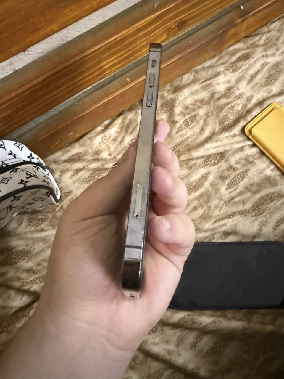 ١٢ برو جهاز حيل حيل نضيف مستبدل شاشه فقط نوعيه زينه بيه مشكله بسيطه فقط بيه رطوبه شي قليل من الزاويه و ما مأثر عل الشاشه ابد و بس تسوي وضع داكن تروح ذاكره ١٢٨ بطاريه ٧٥ بلادي سعره ٢٦٠ و بيه مجال حك جيتك( الجهاز كامل شغال حت الفيس ايدي لا تفوت لي خاص إذ ما قاري المنشور و تكلي شبيه بس هذي الملاحضه الي بيه )


**إذا كنت صاحب هذا الإعلان وتريد حذفه لأي سبب، رجاءا أرسل رسالة إلى الدعم الفني**