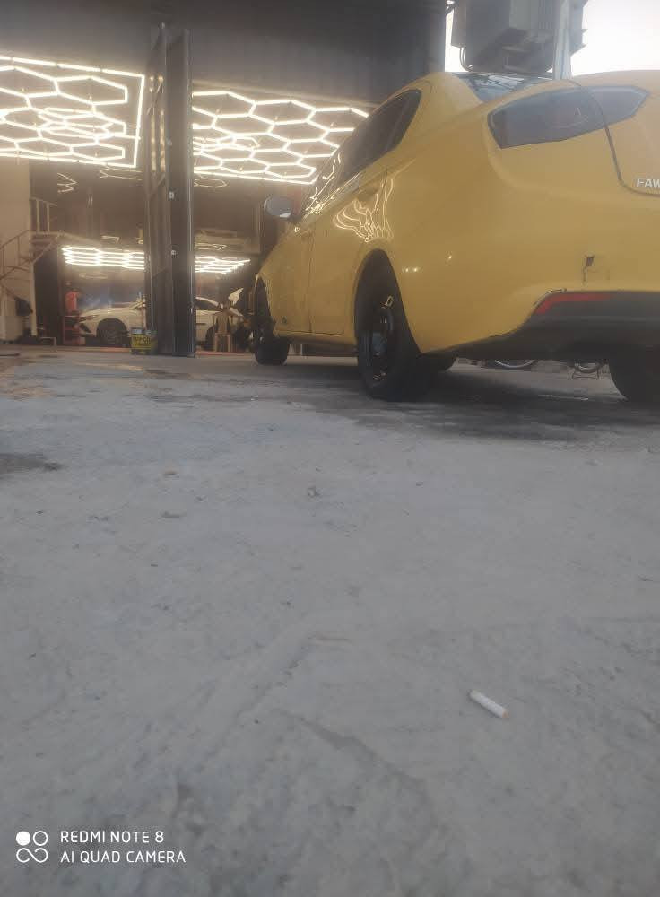 السلام عليكم ورحمة الله وبركاته 
سيارة فاو موديل 2015 رقم بغداد مكينة وكير واحديد 
و تبريد خير من الله 
سنويا الى 2029 مصفره هيه و غرمات العنوان بابل مركز مدينة السعر 45 وبيه مجال الرقم الموبايل ***********
