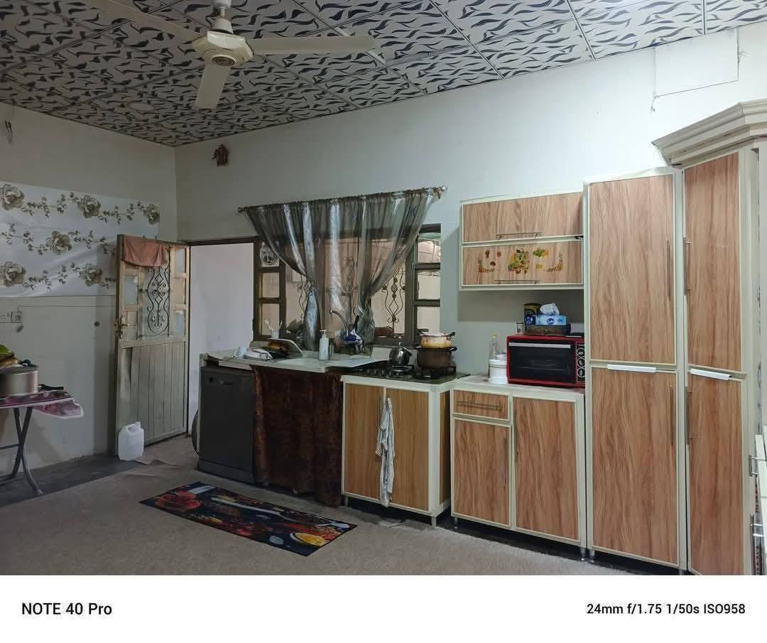 دار للبيع----مساحة 200م                                                        موقع --بنجاعلي قرب جامع رقيب                                                                                                                                                         
بناء نظيف 
كاعية سب 
مكان حلو  
فرع عريض 
-----------------------                                                                                                                         غرفتين نوم+ هول +مطبخ +استقبال+وصحيات بيتونة 
------------------------------
سعر  45مليون بي مجال
_________________                                                                                                           للاستفسار اتصال عالرقم       
٠ ***********📱
***********📱                                                     _________________________________________
