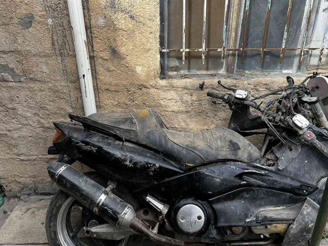 للبيع تيماكس 2008 كوم حديد  قبل الحادث شغالة العامرية بغداد ***********
