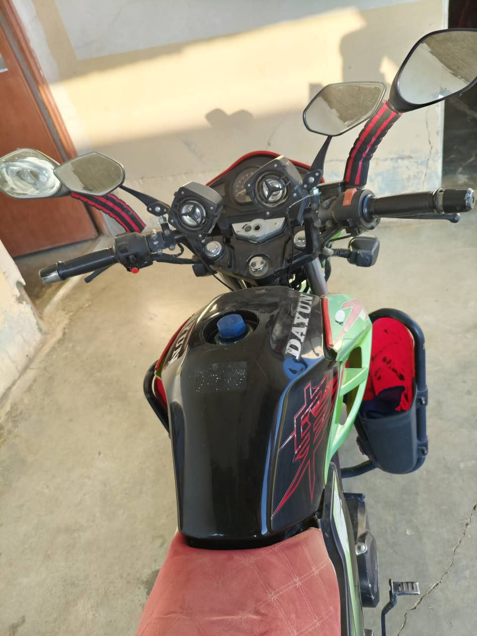 يوجد موطور دايوان / موديل 15/ وراق اصوليه/ يتسجل / الموطور وضع شركه / الموقع شريعه /  الرقم ***********
