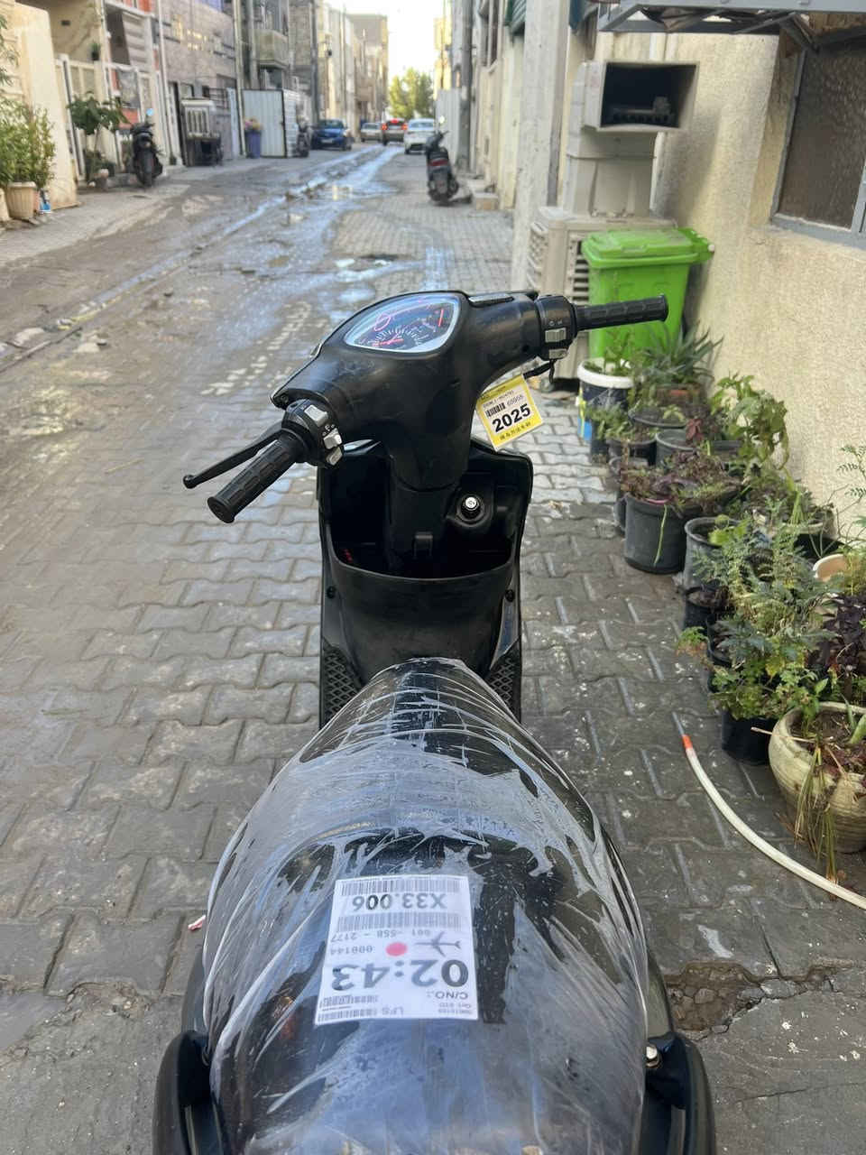 دراجة خير من اللة نكرة سلف تجي تشوف بعينك نضافتهة
محرك مكفول كهربائيات كلها شغالة 750وبيها مجال 
مكاني الحرية 
***********
