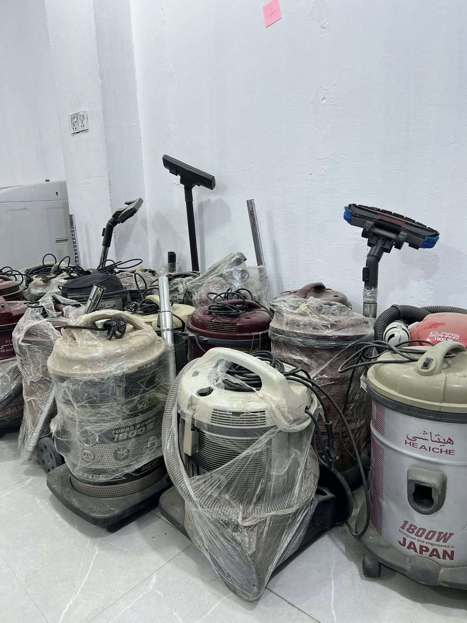 وبالة  تبدي الاسعار من 25 البالة لحد ال35

والجديد 50 الف بس انسب الاسعار تلكوها يمنة 🤩🤩

العنوان التحرير مقابل ماريا مول 

يوجد توصيل جميع المحافظات 

للاستفسار *********** او مراسلة خاص
