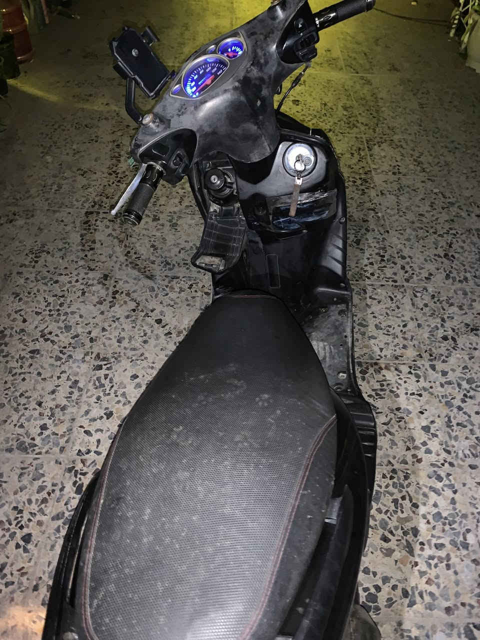 للبيع سكنس نثيه
دوشمه جديد 
باتري جديد
چاملغ خلفي جديد 
صالنصة رياضي صوتهة حلو مابي ازعاج
بيه لايت زنون+زنون خارجي يصيرلك الشارع نهار
الدراجه مكينه شغال بس عوزهة كابريتر
العنوان بغداد الشعب السعر 450الف الشراي يتصل لو يجي خاص ***********
