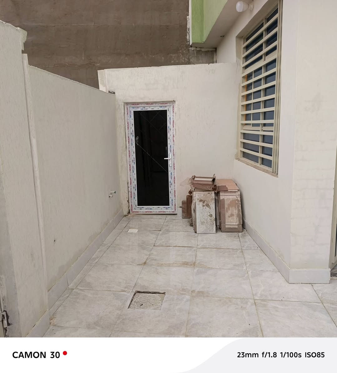 بيت 190مترvip للبيع  ✨✨
اللهم صل على محمد 

(( بيع مستعجل 🔥) ) 

مواصفات البيت:

✅2 غرفة  🛏️
✅ صالة 🛋️
✅ مطبخ 🍽️
✅2 صحيات 🚿

📏 المساحة190 متر💰 السعر:💲خاص
🏗️ البناء: طابوك نهروان

الموقع / مقابل ملعق قرية  الغدير🏡

🔹 ماء 💧
🔹 كهرباء ⚡ + مولد 
🔹 شوارع مبلطة عرض الشارع 🚗 
🔹 مدارس قريبة 🏫 

  لاستفسار اكثر اتصال او واتساب
،***********
***********
او مراسله الصفحه
