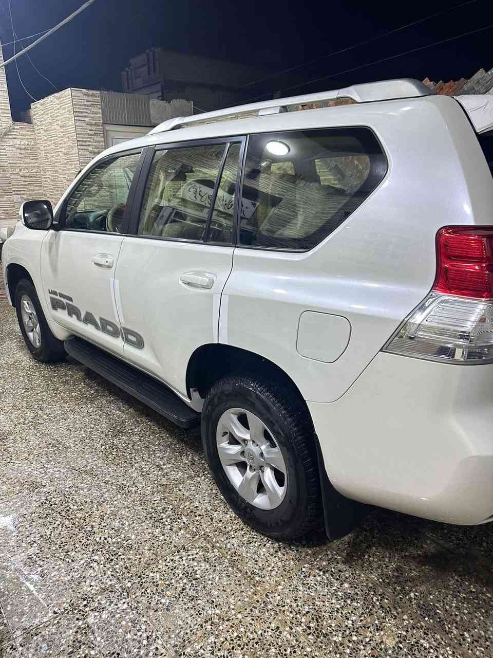 سلام عليكم البيع فقط
تيوتة برادو موديل 2013 كويتي فول مواصفات 
مكفولة كفالة عامة من الصبغ والبارد سيارة  جديدة 
السعر 295وبيهة مجال 
رقم بغداد بسمي تحويل مباشر 
موصفات معروفة 
ستة سلندر مكينة مكفولة كير مكفول 
ماشية 120 ألف حقيقي 
مكان بغداد  ***********
