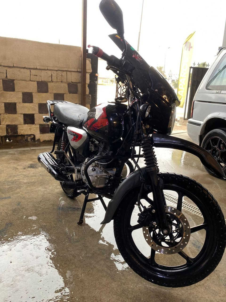 السلام عليكم بوكسر جبلي ٢٣
الدراجة لا حادث وكل غراضهة بلادية ومكينة ناعمة و  كفاله الدراجة مامبدل بيهة برغي واحد وحيل نضيفة  ماشية ٣٨ السعر ٢٥٠٠ مليونين  اني مكلف بلنشر  *********** هاذا رقم صاحبهة متواجدين مكالمة رصيد ووتساب مامتواجد خاص
