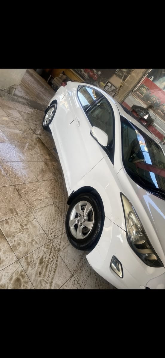 السلام عليكم النترا 2012 للبيع وارد خليجي بدون حادث مكفولةرقم بغداد الجديد هزة سنوية كاملة علماً السيارة مكينة مجفتة شغل مضبوط حدادية صدر تايرات تراي كلة بشرط السعر 115$ مجال بسيط 
هاتف ***********
