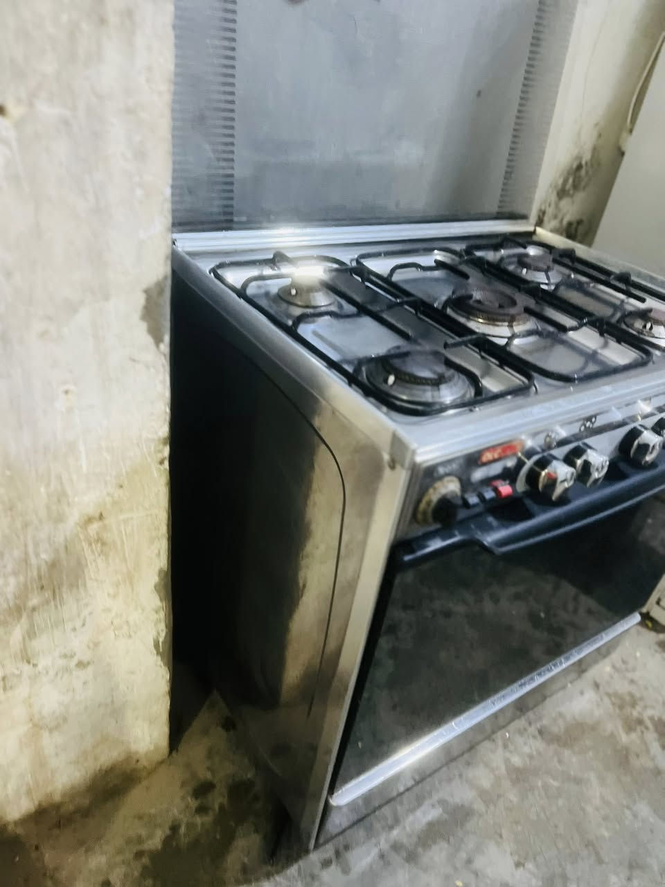 تەباخ تەکنۆ
بی عەیب ئیشە کا هەر پینج چاوکەی و فرنەکی خاوین زۆر
تباخ تکنو شخال ٥ عیون و فرن بشرت فحس
مکان بنسلاوە
***********
