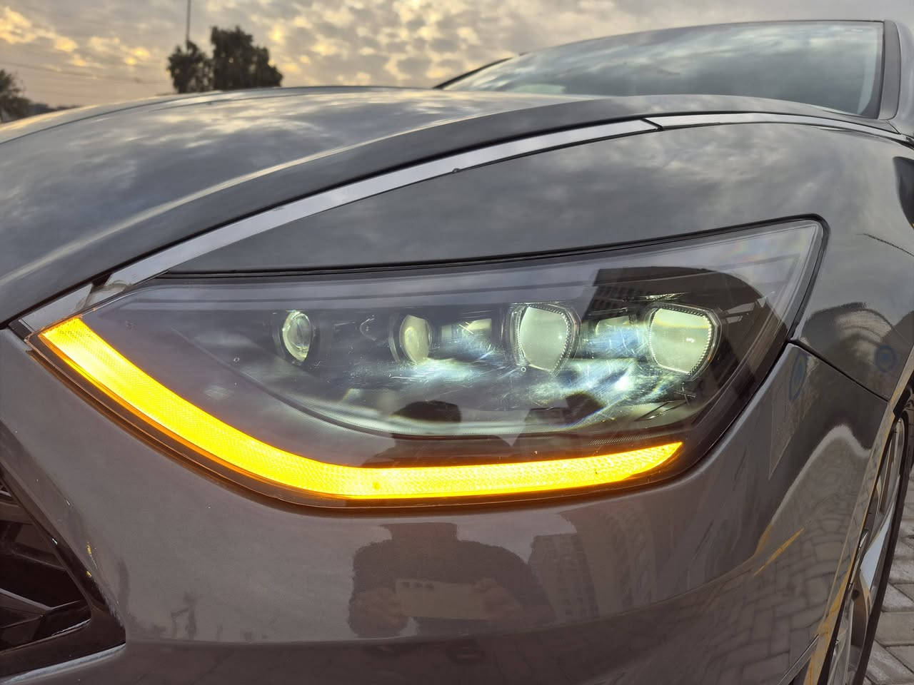 السلام عليكم
بيع فقط بدون مراوس 
سوناتا 2023 
لون سمنتي 
مواصفات SEL 
بصمة تشغيل وابواب 
تشغيل عن بعد
كشن كهرباء 
كشنات تدفئة 
لايت 4 عدسات 
رادار امامي وجانبي نقطة عمياء
تحديد مسار وقيادة ذاتية 
بيها جاملغ ونص بنيد بدون دواخل بدون ايرباك 
السعر 182وبيها مجال 
مكاني بغداد حي الجهاد 
***********
***********
