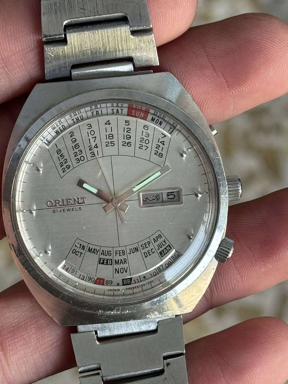 ساعة اورينت دولي اتوماتيك
انتاج قديم 
نافذة عرض الشهري و اليومي 
القطر 44
شغل مضبوط 
نظافة 99%
سير اصلي 
لون مميز
السعر خاص لطفا 
يوجد توصيل لجميع المحافظات 
***********
