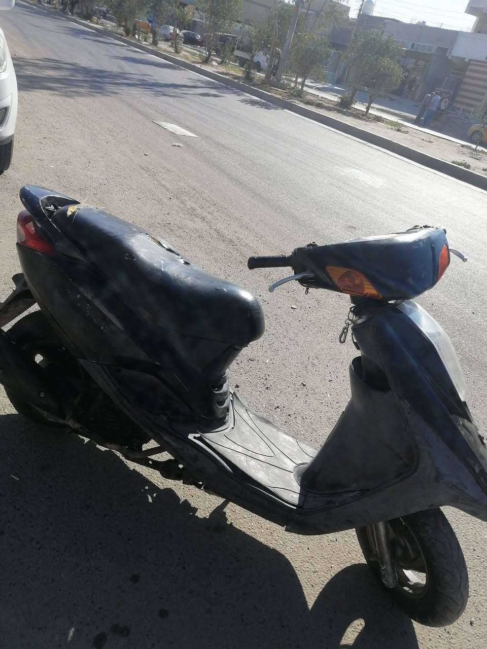 السلام عليكم دراجة للبيع بريز الدراجة نعومة شلعة معدل باتري جديد فلتر شوتة جديد سلف هندر شغال اشاير كلة شغال خير من الله بس بيهة كابريتر وصخ تكطيعة بصيطة السعر400وبيهة مجال للشراي مكاني الحسينية رقمي ***********وخادم للطيبين ولله محتاج اريد ادخل خصوصي طالب سادس ول دراجة مداريهة بانزين محسن ودهن ادير امزويل مفيس موجود
