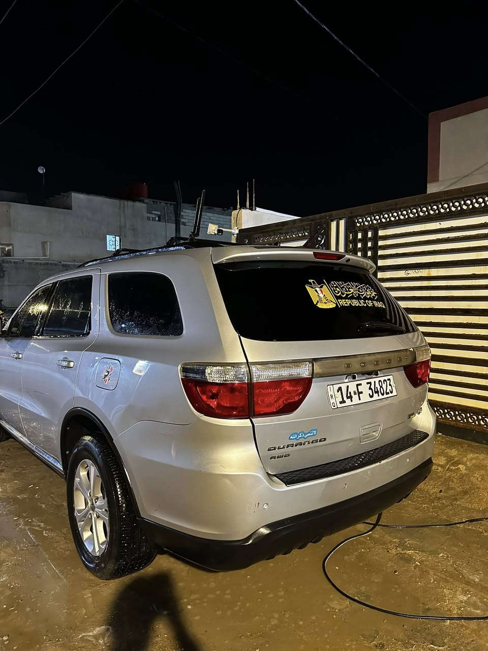 السلام عليكم مرخصه الادمن المحترم دوج دورنكو وراد كندي مكينه 3600 تبريد خير من لله السياره جاهزه للأخير حداديه تخم تاير حداديه 100/100 قبل شهر مسويه السياره نص فول بصمه عده ( التنته) ما ناقصه اي شي لايتات زنون 
بأسمي رقم الجديد 
السعر .. 160 
مكان السياره ابي الخصيب 
رقم الهاتف ***********
