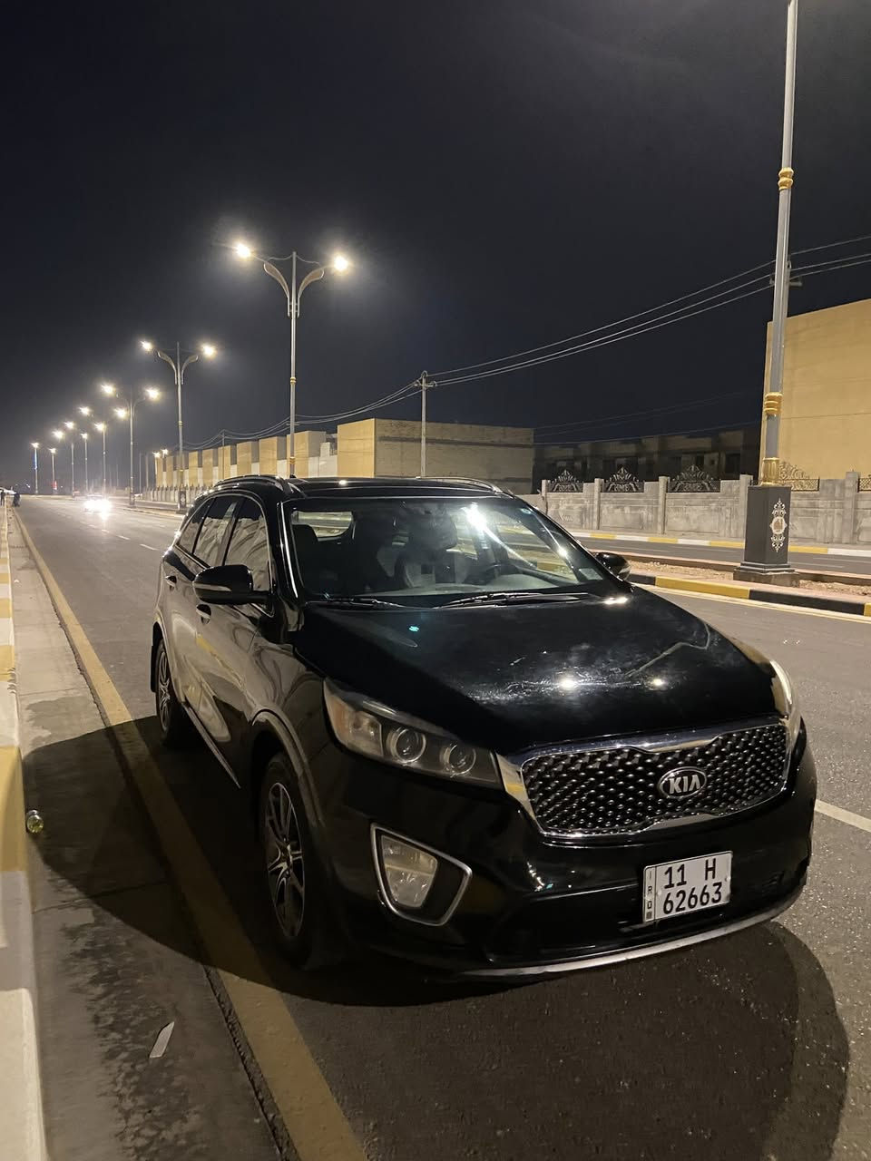 السلام عليكم سورنتو 2016 فول مواصفاتSXخنك 
رقم بغداد دولي بيه 2صبغ چاملغ وبنيد فقط 

1-اشاير مري
2-شفط مري 
3-بصمه
4-بنورامه 
5رادار خلفي 
6-رادار امامي 
7-رادارات جانبيه
8-شاشه بلاديه 
9-كشنات جلد 
10-تدفئه كشنات 
11-لد امامي
12-لد خلفي 
13-كأمره دواره
14-لايت عدسه 
15-جنطه كهرباء 
بعد بيه هواي مواصفات ماذاكرهن تبريد تدفئه شغال 
محرك 6سلندر وارد امريكي 
العنوان كربلاء 
للستفسار :***********
السعر 165
