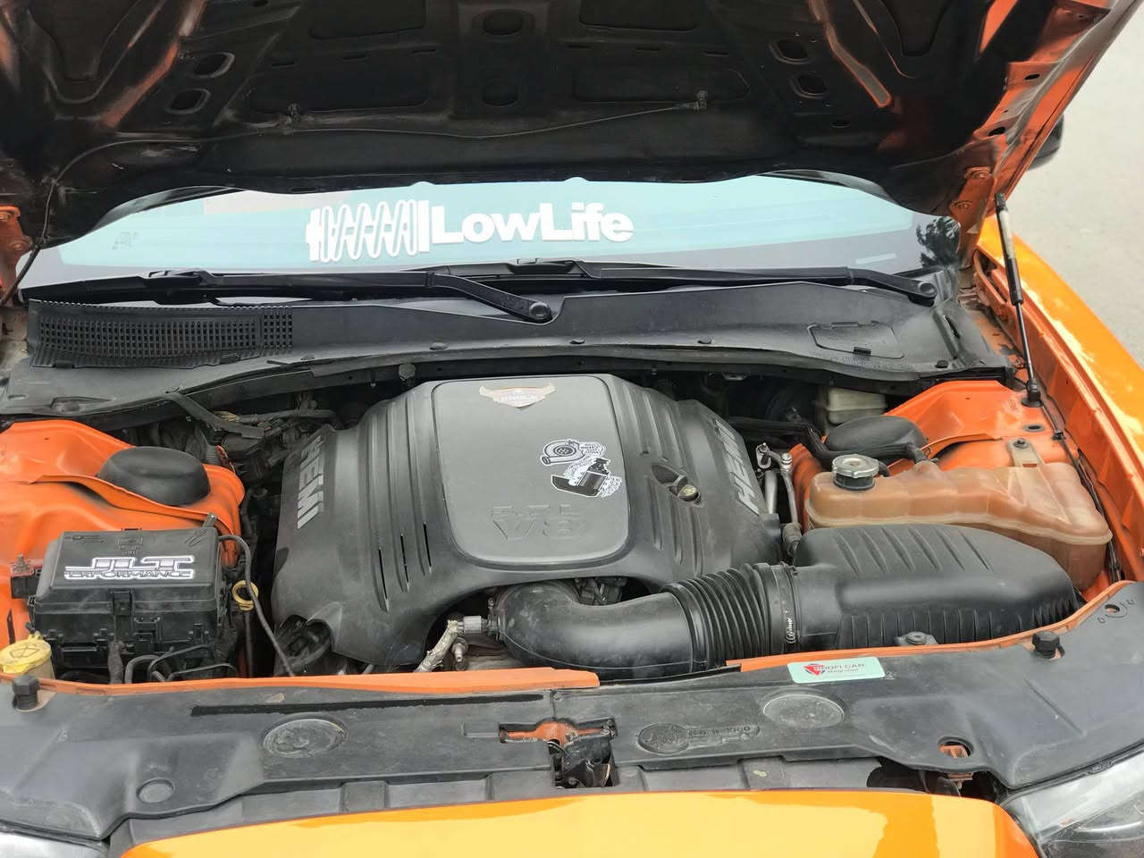 2014
فول مواصفات 
بيها صبغ جاملغ امامي فقط 
العنوان بغداد الجديدة 
رقم الهاتف ***********
