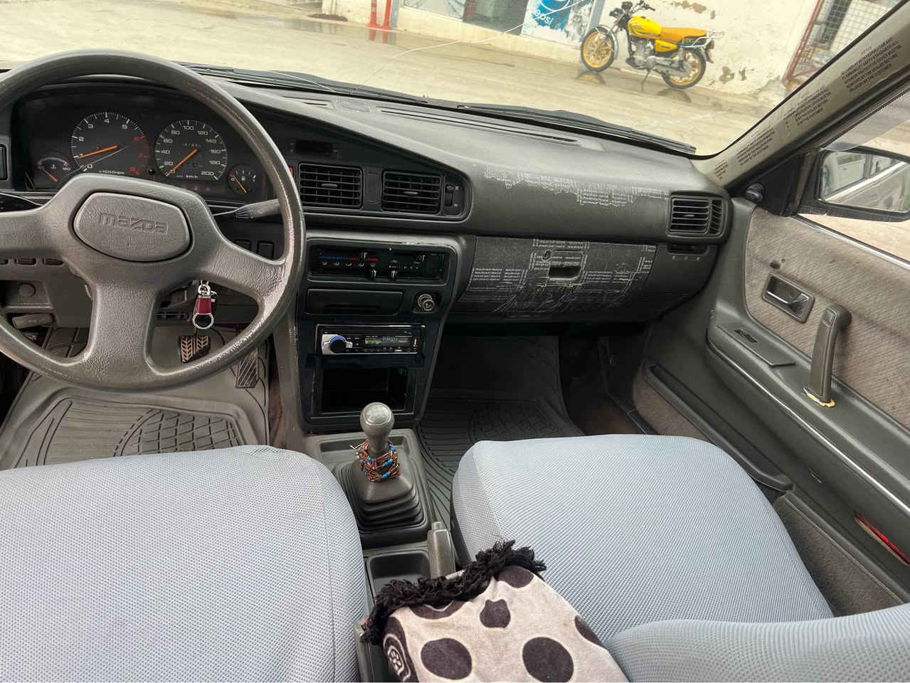 مازدا مۆدێل ٨٩مەکینە هەشت و بەخ چوار جام کارەبا قوفڵ مەرکەزی دەعم و لێدراوی نیە دەعامی بۆ دەعامی بە شەرت چوار تایەی ویلی لۆکی لە ژێرە گێڕو مەکینەی بەشەرتی دەفیتەر یەک دینار مەسرەفی تیا نیە ماڵی دۆستە کارەبایی و گەرمی بە شەرت  نرخی ٣٤ گەڵا و کەمێک مەجال
***********
*********** دخان, السليمانية
