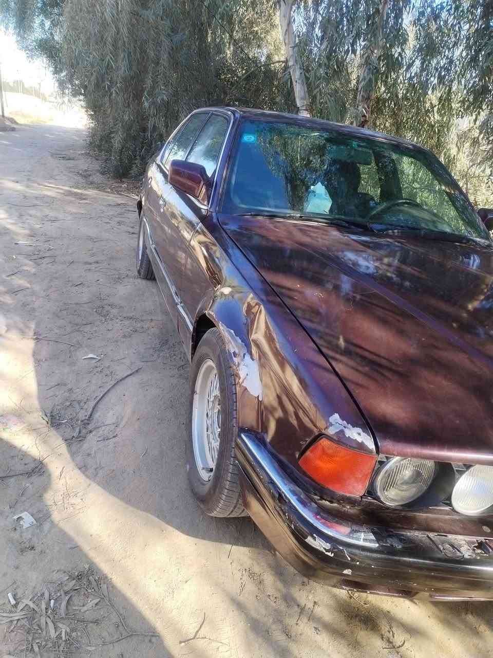 بي ام 735 سياره حلوه ومرتبه رقم انكليزي بسمي مداور ثاني يوم مراوس بسيارة ايراني خصوصي او بيع 30 وبيه مجال ***********
