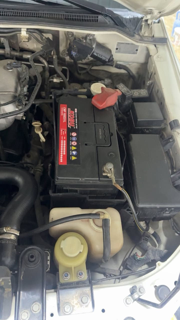 سلام عليكم باجيرو موديل 2011سيارة جديدة فول مواصفات حبتور لون صدفي مكفولة لاظربة ولا صبغ سنوية بسمي محدثة بيدي مال موديل 2020 وشاشة محدثة السيارة بدون ظربة ولا صبغ التحديث لجمالية فقط مكينة وكير مكفولاة صدر جديد خافي امامي التبريد ثلج وماكو حماوة  كاملة مكملة متصرف عليهة ربع وكلشي شغال بيهة وعلابلاد ماشية 147/ وقابلة لزيادة ميحتاج اكتب المواصفات الحبتور معروف فول فول الشراي يتصل ويدلل مكاني بغداد الراشدية التصال ع *********** السعر160 مجال قليل حجم المحرك 3500
